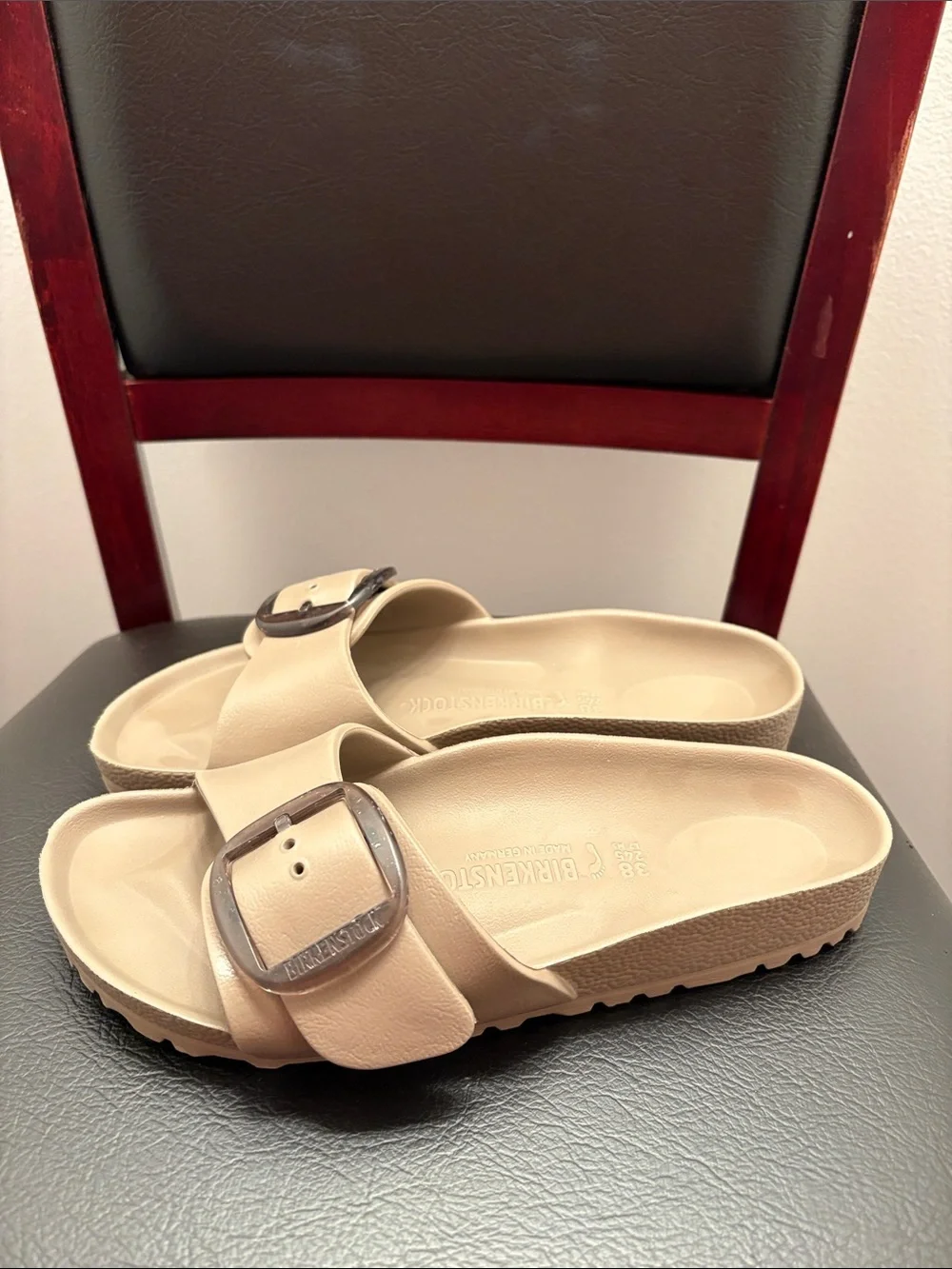 Birkenstock Arizona EVA Sandal in Light Beige Size 7